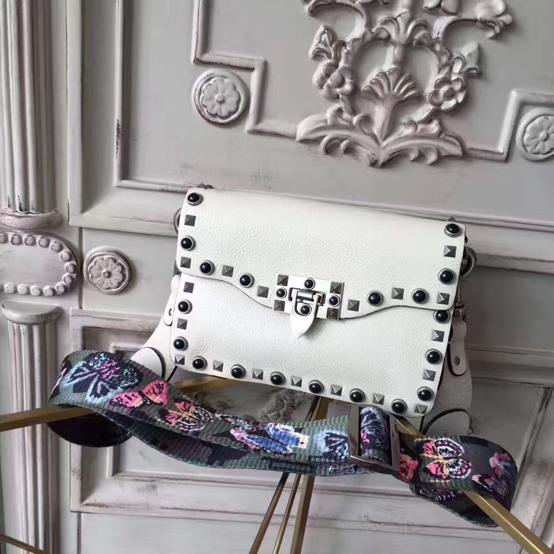 17112712��ɫ���